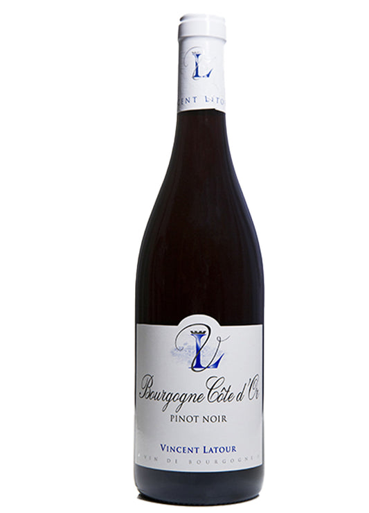 Bottiglia in vetro di vino rosso francese Bourgogne Rouge Cote D_or cantina vincent latour